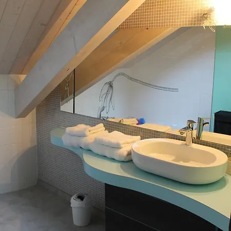 Bed & Breakfast Domaine Les Trois Biches Evires